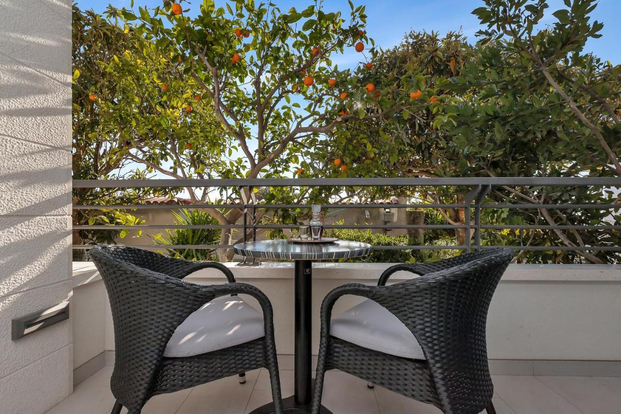 Apartments And Rooms By The Sea Baska Voda, Makarska - 2578 Buitenkant foto