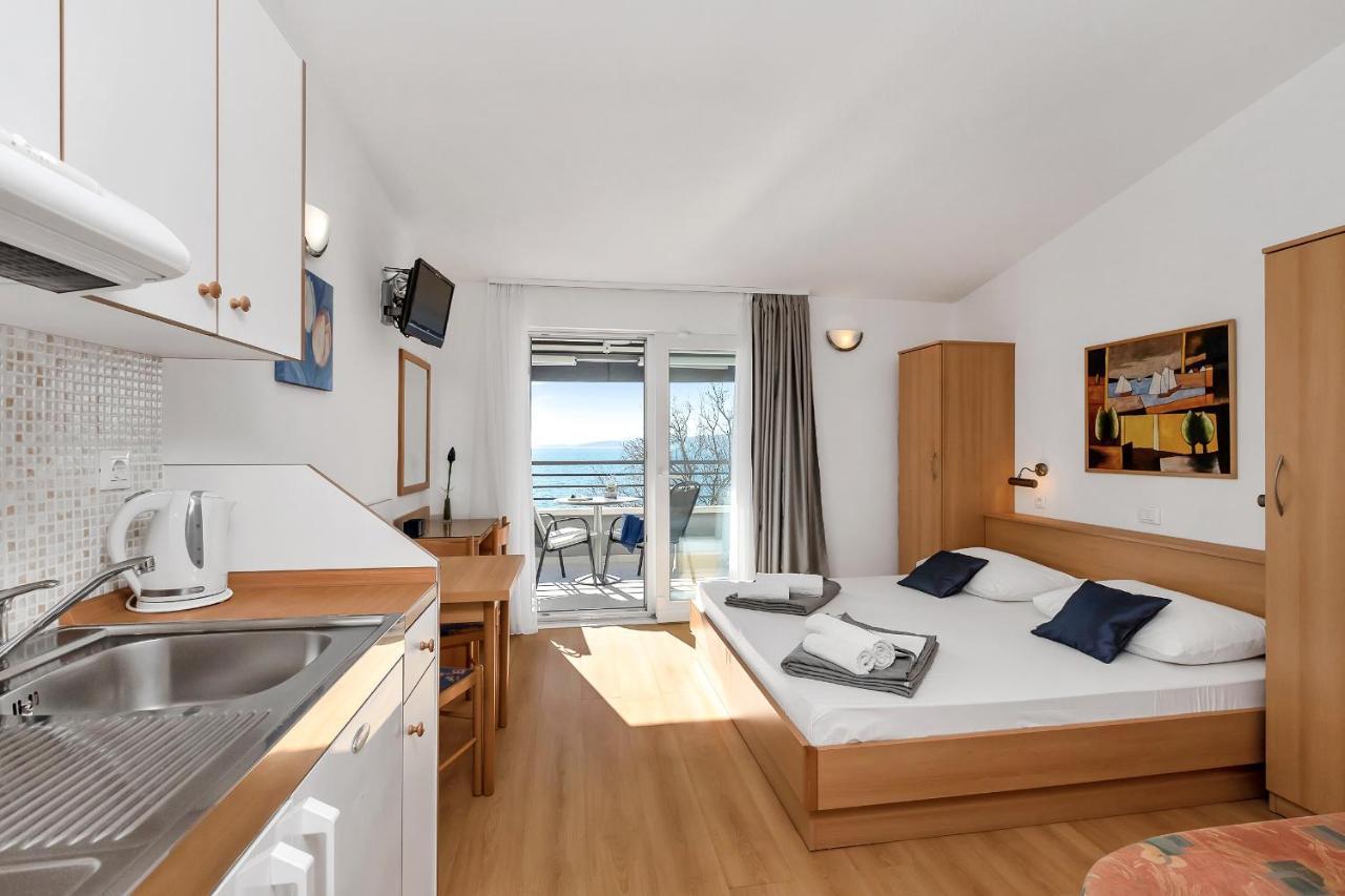 Apartments And Rooms By The Sea Baska Voda, Makarska - 2578 Buitenkant foto